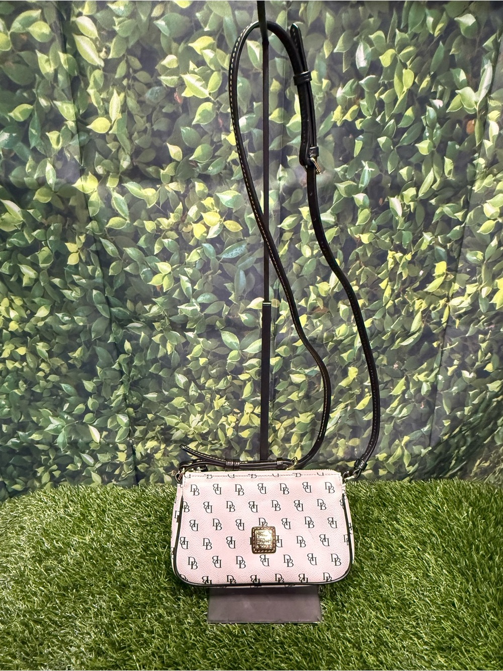 Dooney & Bourke Lexi Black/White Logo Leather Crossbody Shoulder Bag EUC
